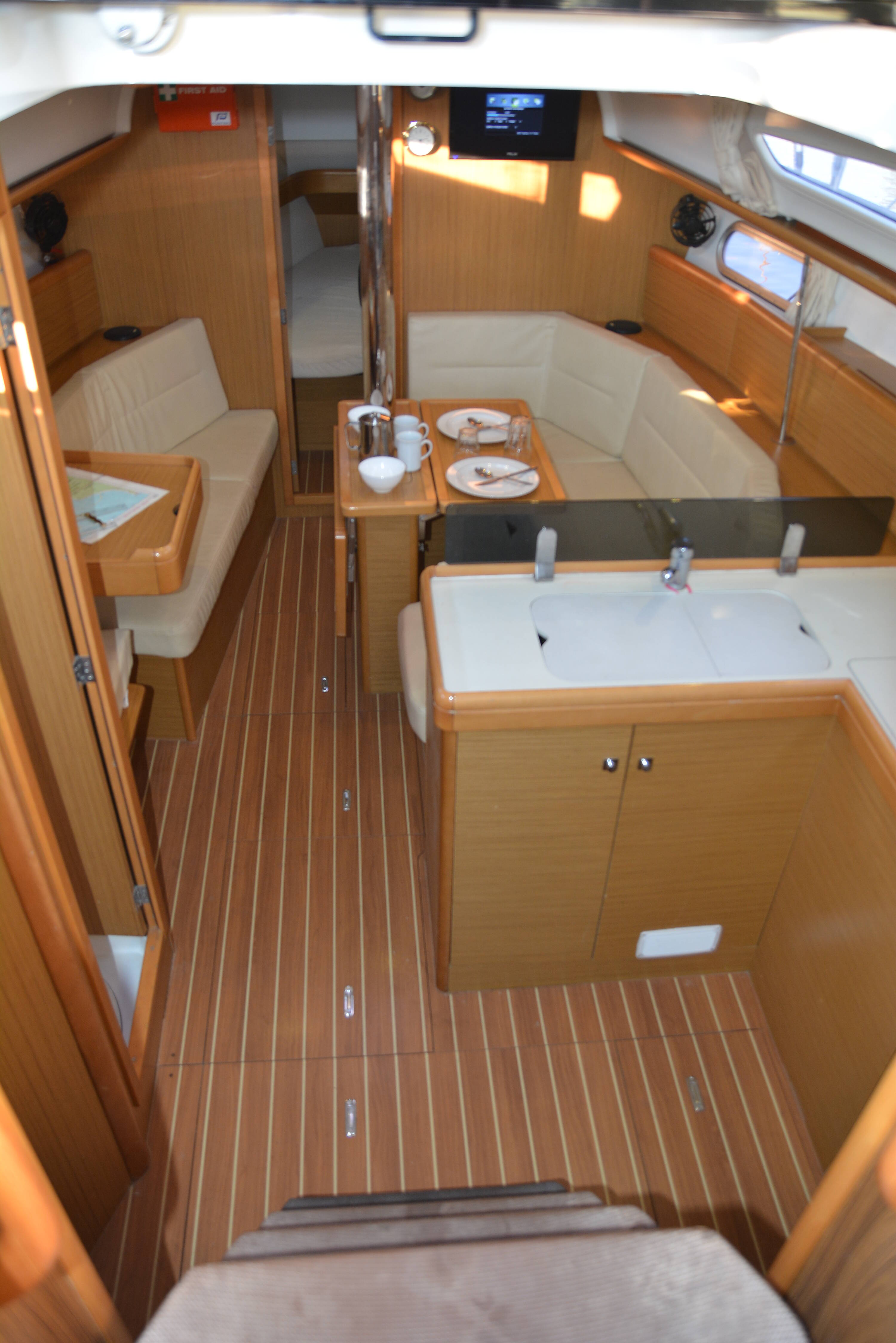 Sun Odyssey 36i Babis 2010  
