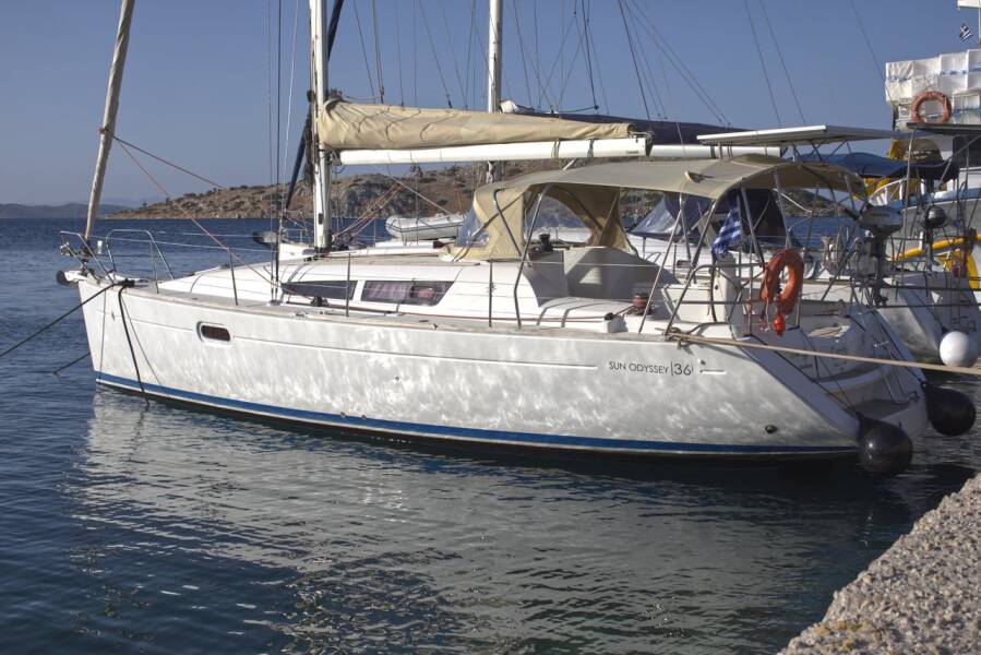 Sun Odyssey 36i Candy