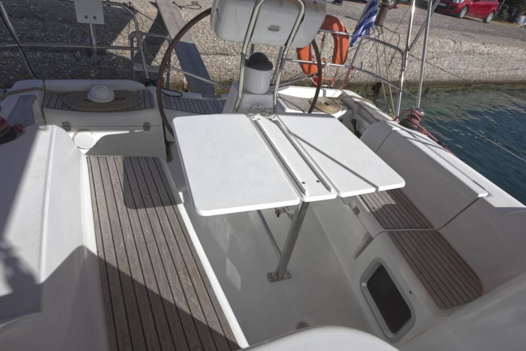 Sun Odyssey 36i Candy