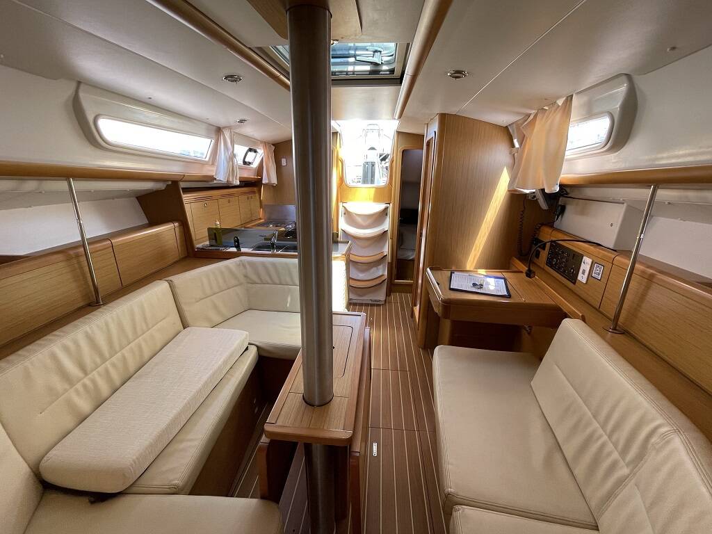 Sun Odyssey 36i Mala