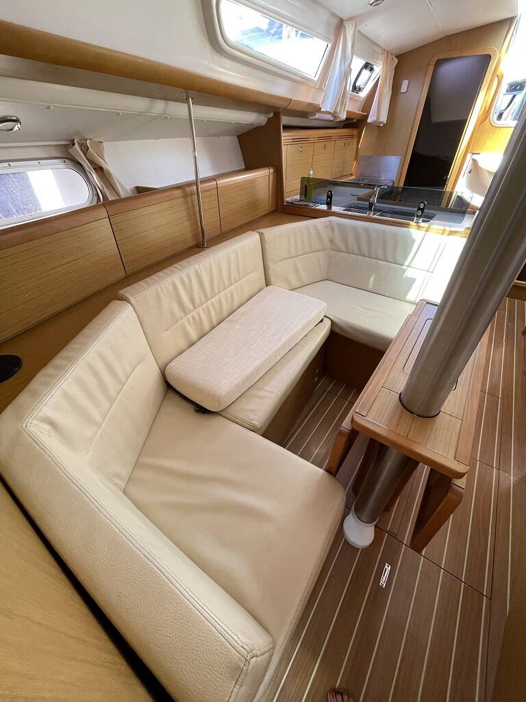 Sun Odyssey 36i Mala