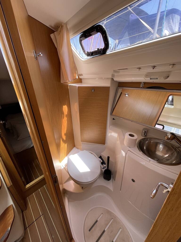 Sun Odyssey 36i Mala