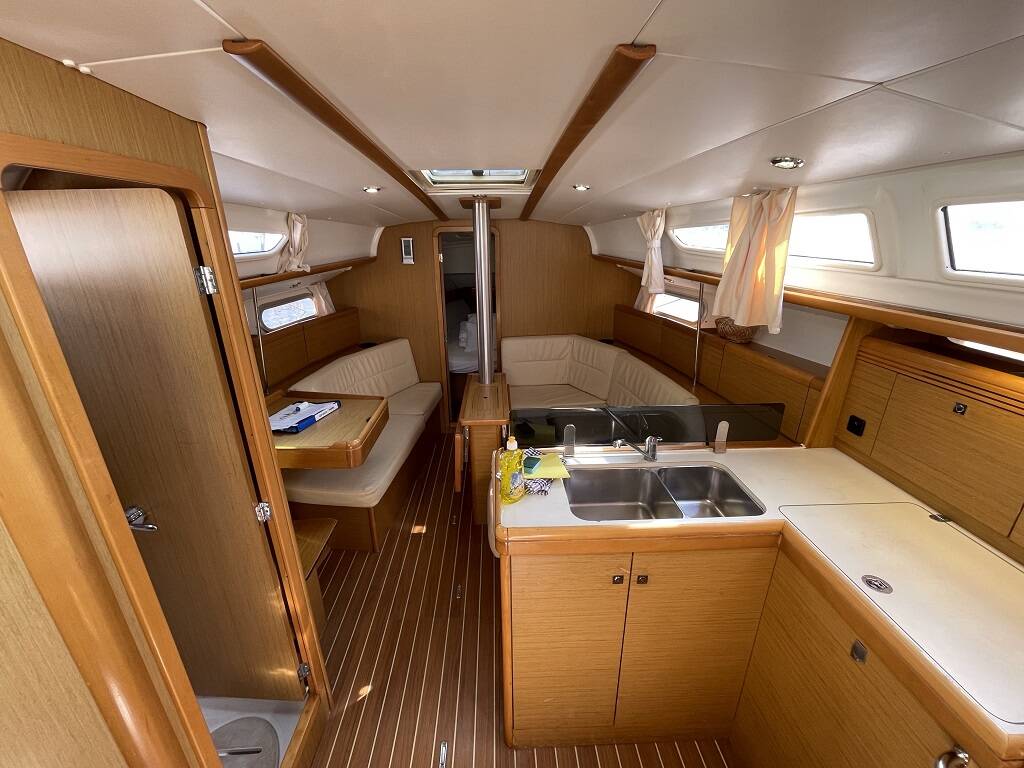 Sun Odyssey 36i Mala