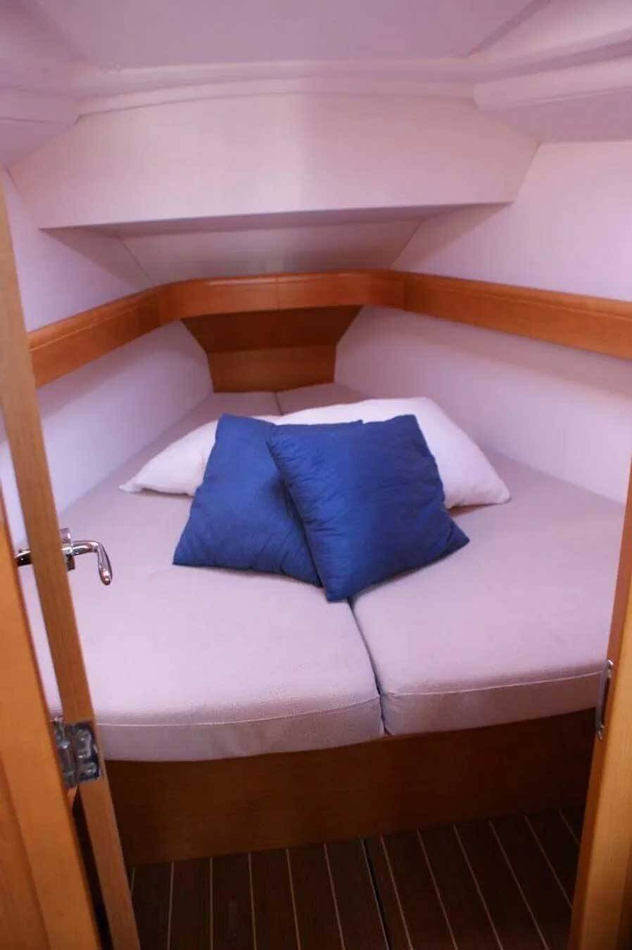 Sun Odyssey 36i Frivola