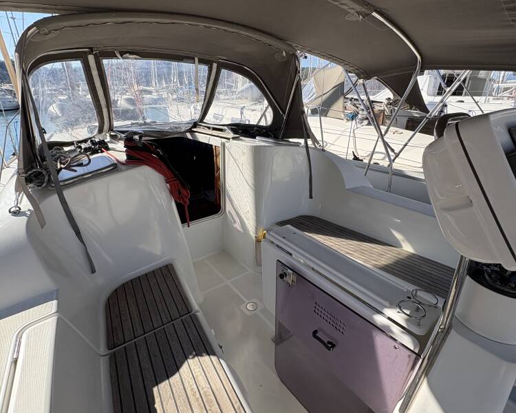 Sun Odyssey 36i Sail Mira
