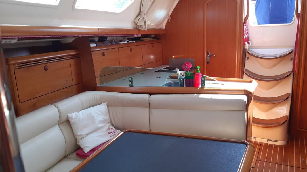 Sun Odyssey 37 Pink Pearl