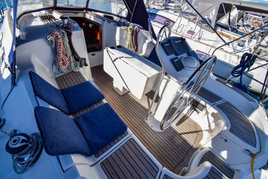 Sun Odyssey 37 Kacamak
