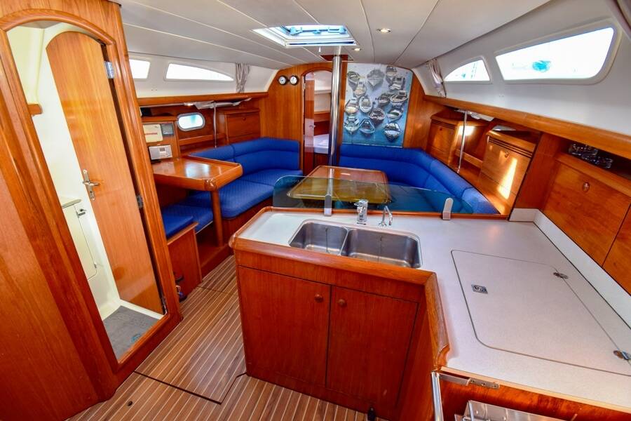 Sun Odyssey 37 Kacamak