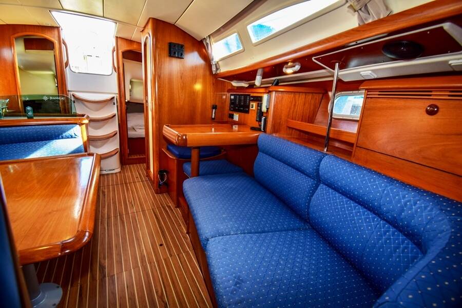 Sun Odyssey 37 Kacamak
