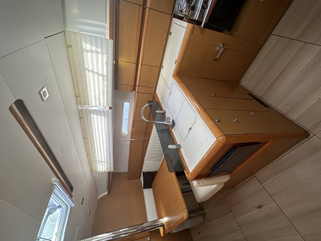 Sun Odyssey 379 OYSTER SHELL