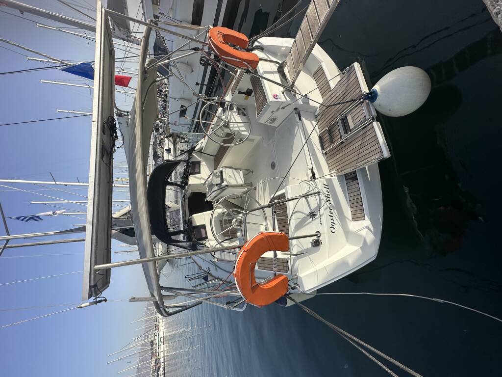 Sun Odyssey 379 OYSTER SHELL