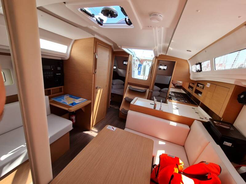 Sun Odyssey 380 Nala