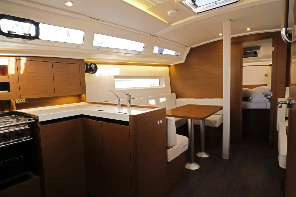 Sun Odyssey 380 Sea Kiss