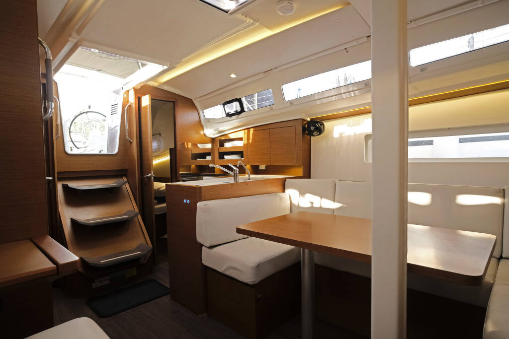 Sun Odyssey 380 Sea Kiss