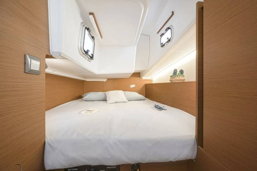 Sun Odyssey 380 Vida