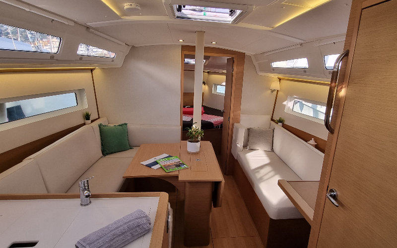 Sun Odyssey 380 