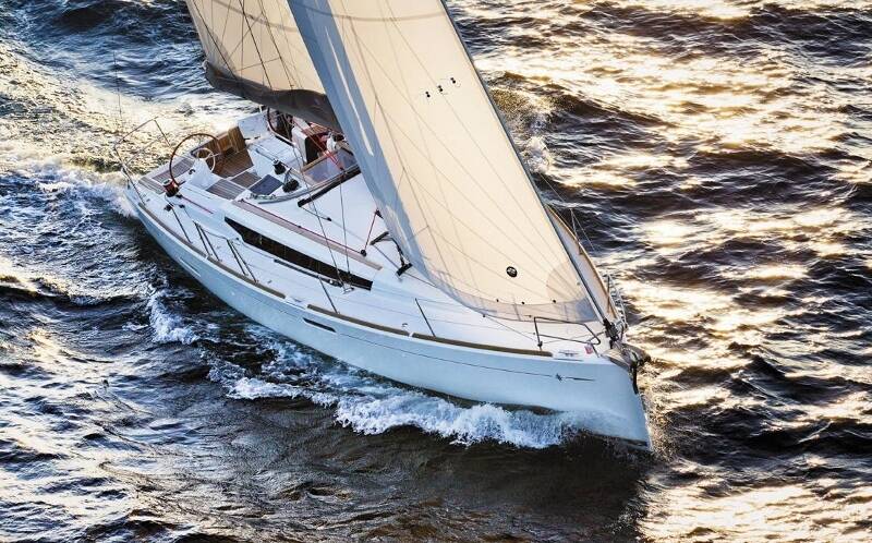 Sun Odyssey 389 • PLOVER
