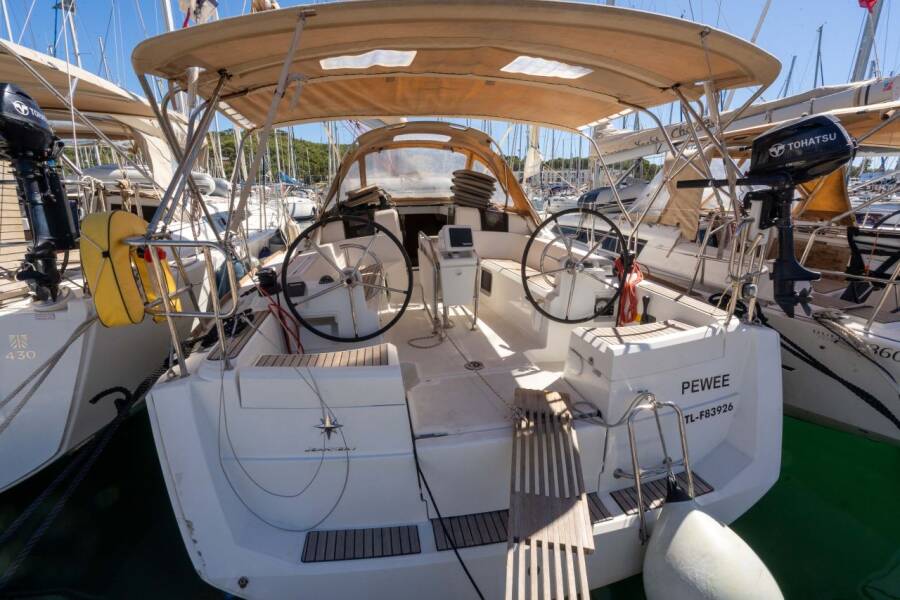 Sun Odyssey 389 • PEWEE