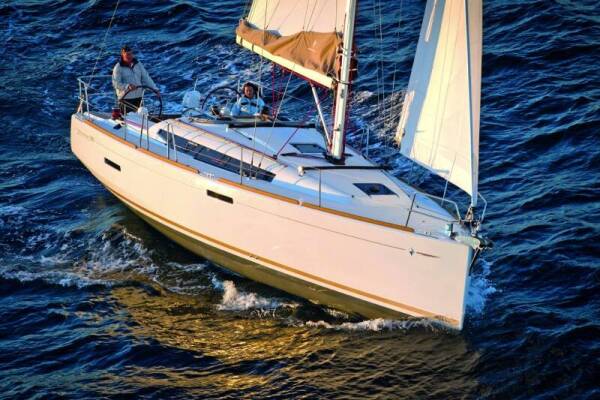 Sun Odyssey 389 • Tequila Sunrise