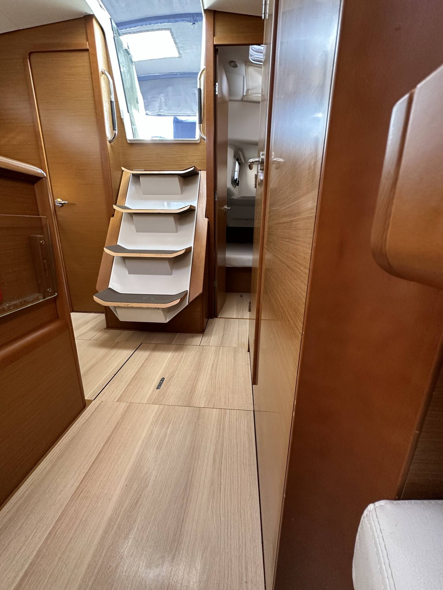Sun Odyssey 389 Cash