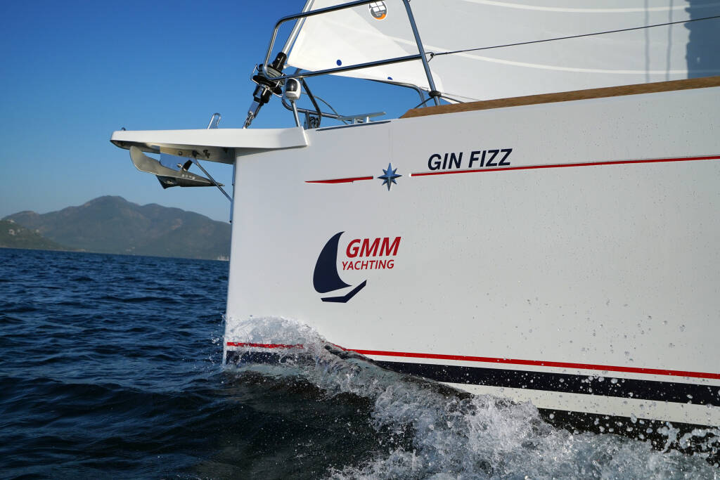 Sun Odyssey 389 Gin Fizz