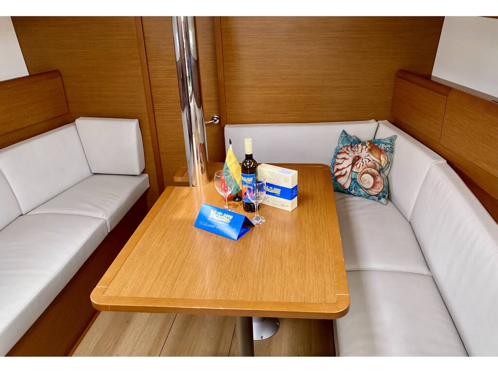 Sun Odyssey 389 SANTANA