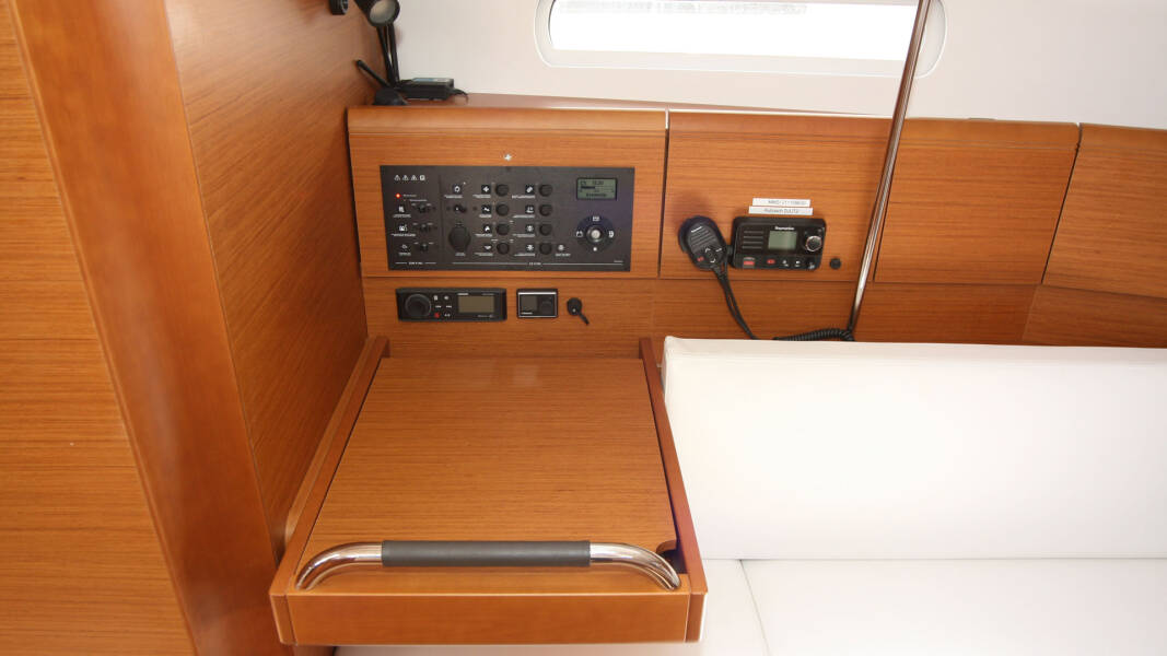 Sun Odyssey 389 Tina
