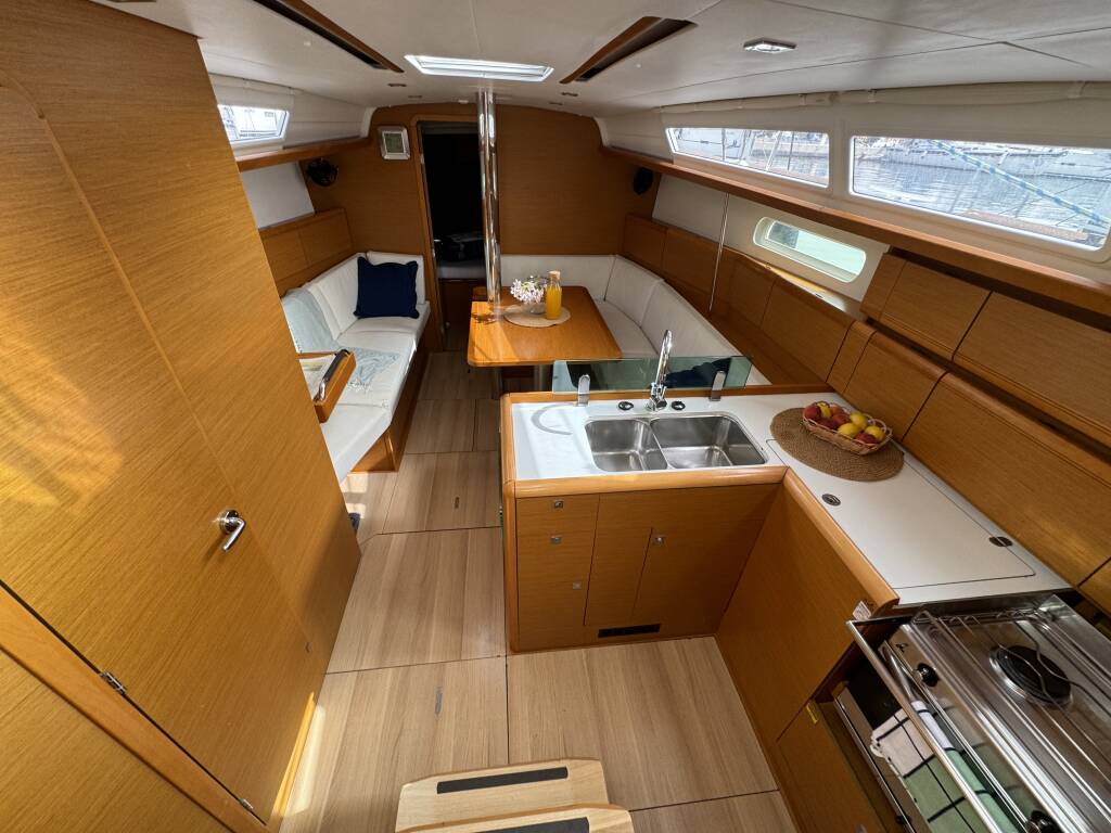 Sun Odyssey 389 Ace of Spades