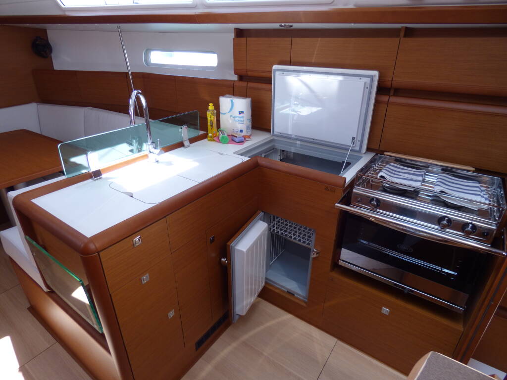 Sun Odyssey 389 VACSKAMATI