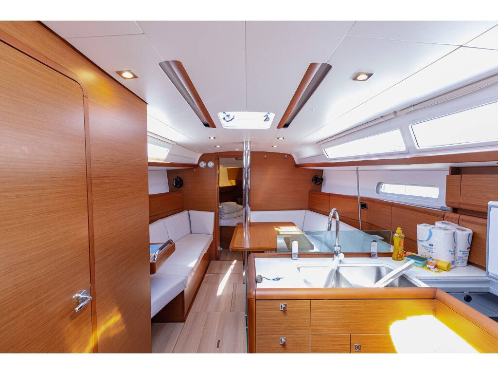 Sun Odyssey 389 VACSKAMATI