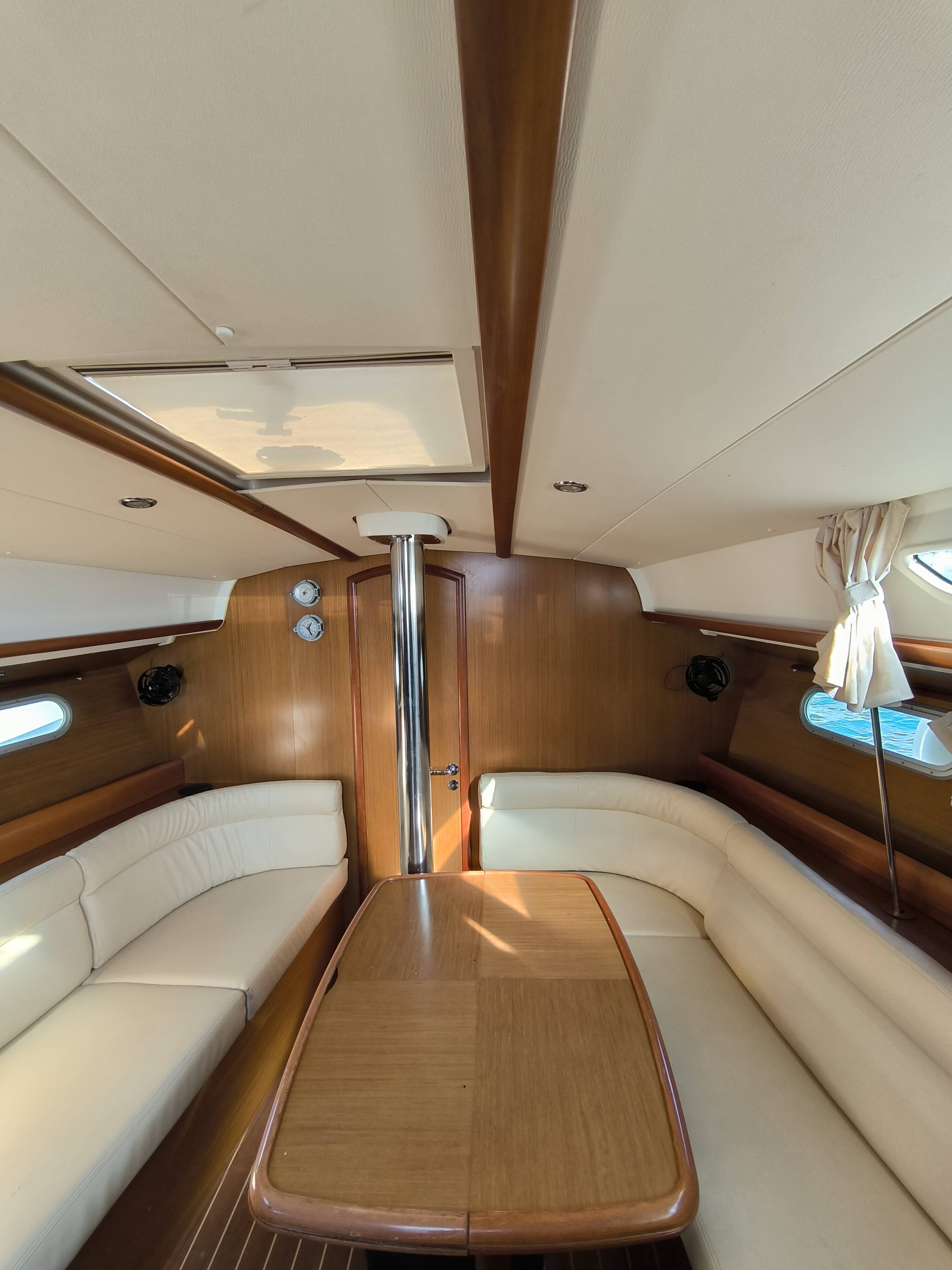 Sun Odyssey 39i Bookie Too