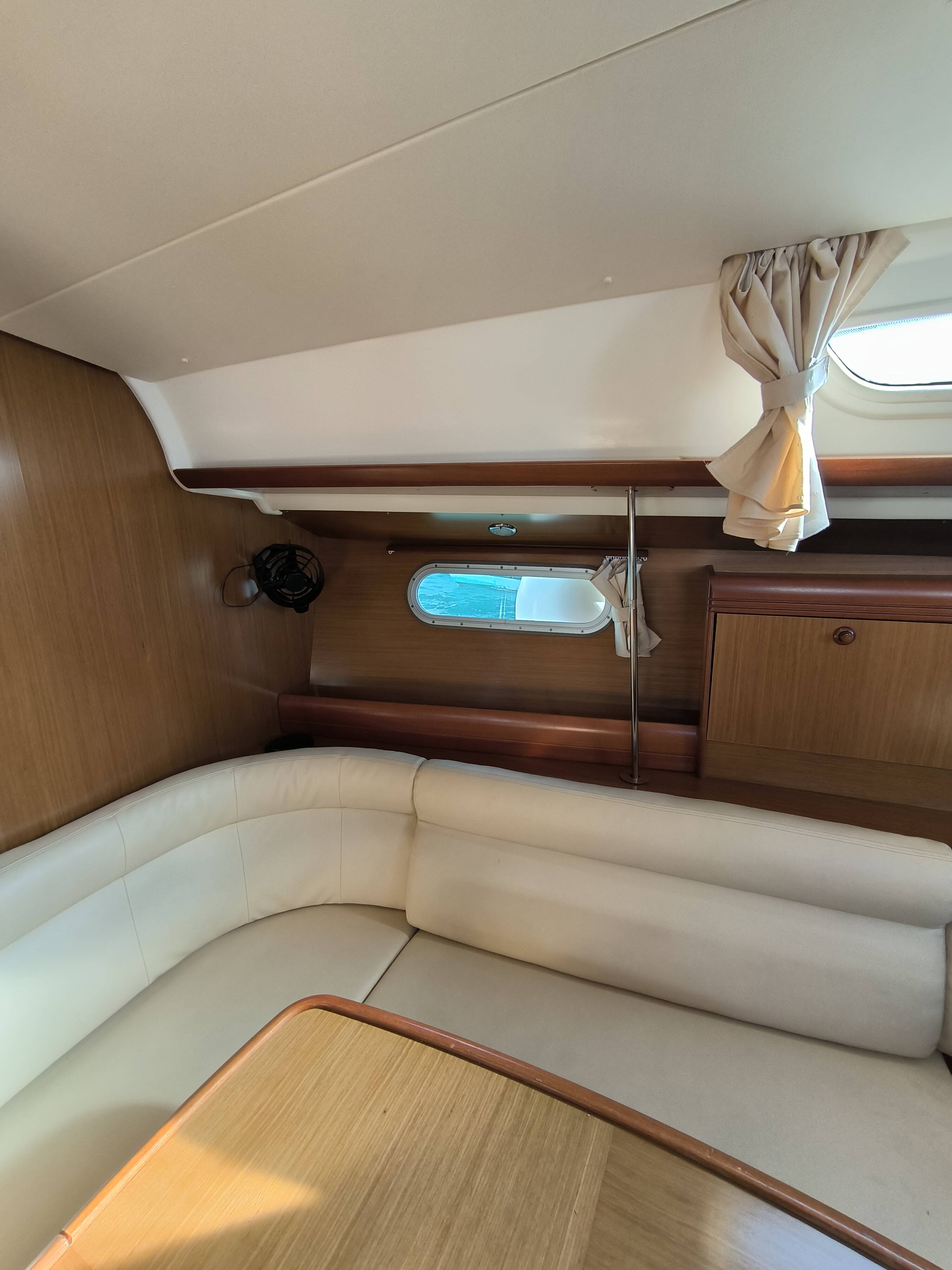 Sun Odyssey 39i Bookie Too