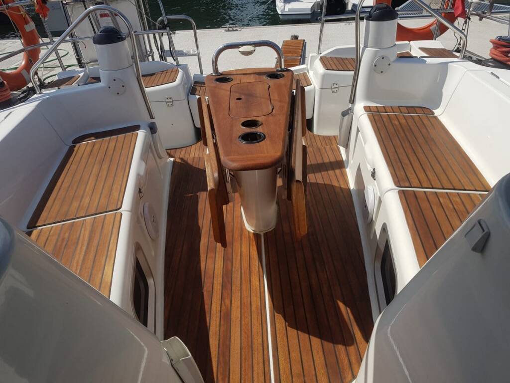 Sun Odyssey 39i Juna