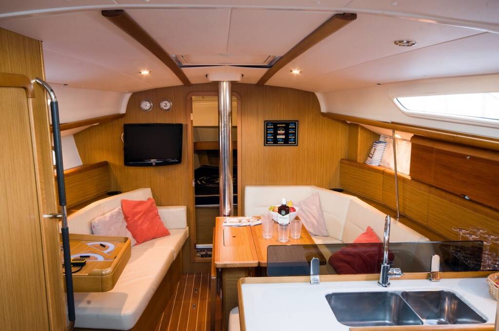 Sun Odyssey 39i Juna