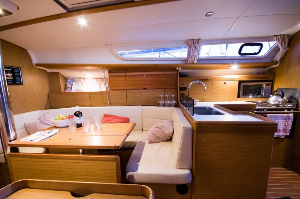 Sun Odyssey 39i Juna