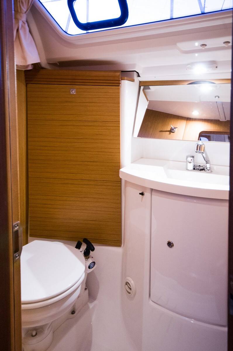 Sun Odyssey 39i Juna