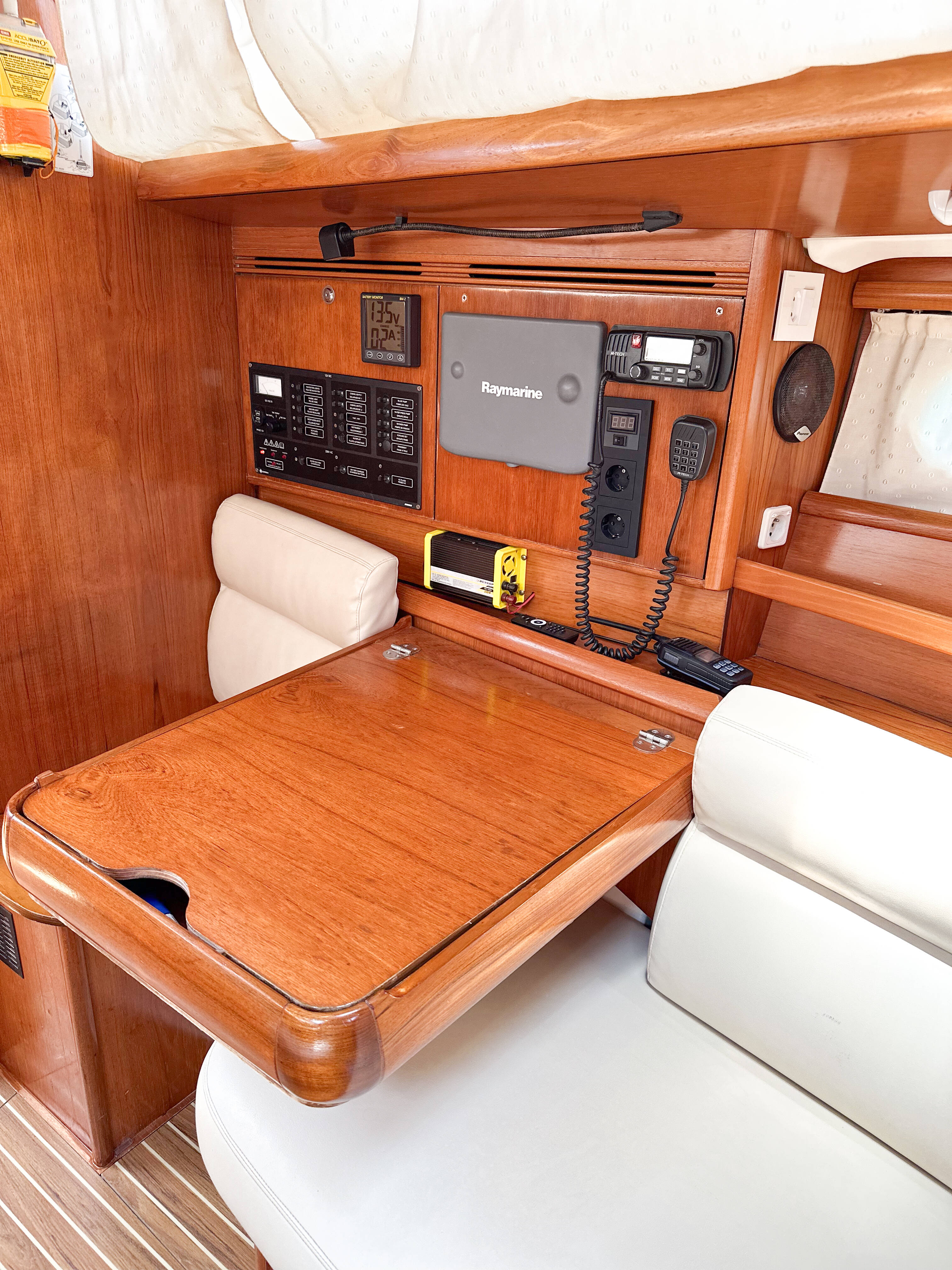 Sun Odyssey 40.3 Azure