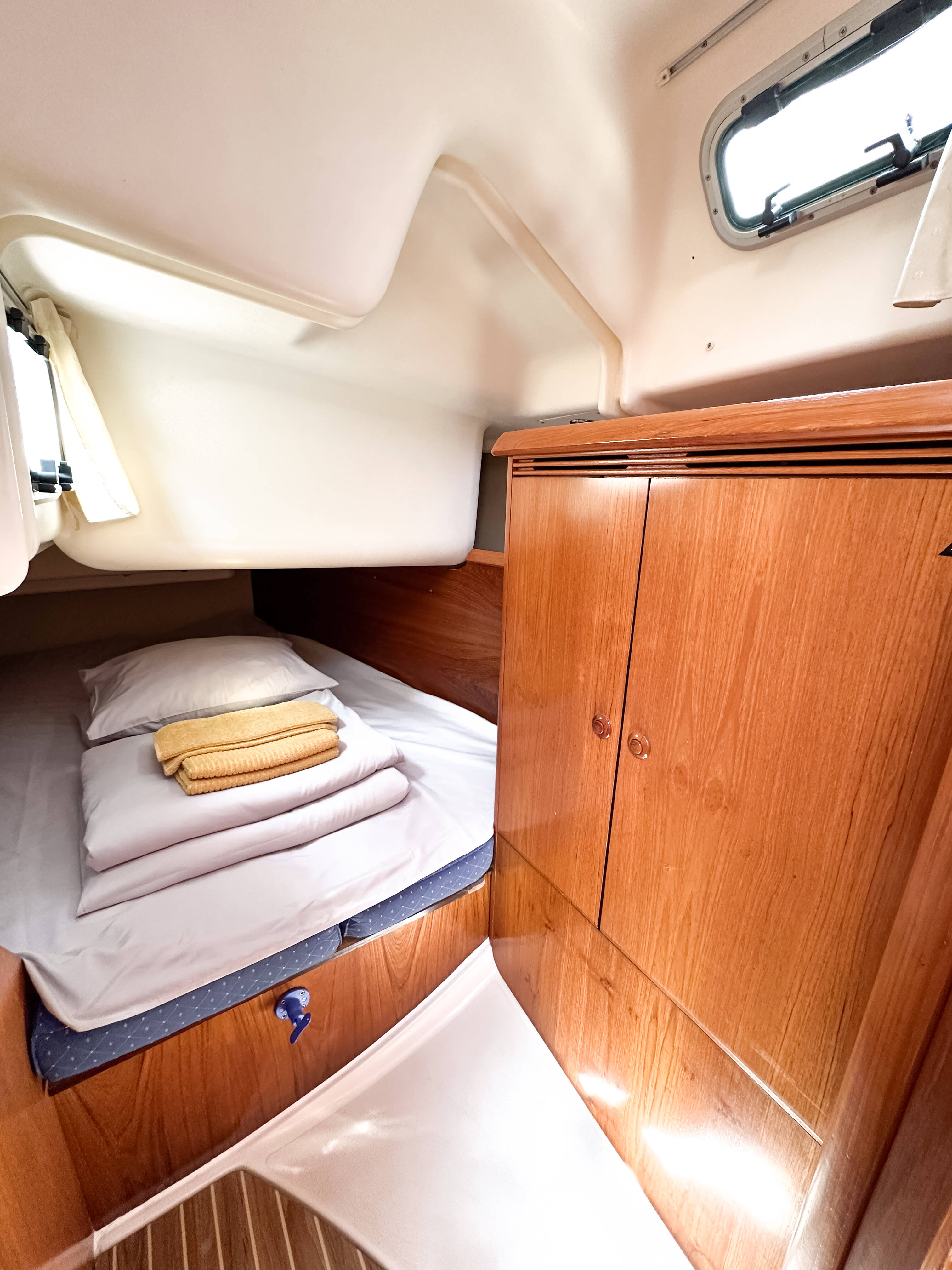 Sun Odyssey 40.3 Azure