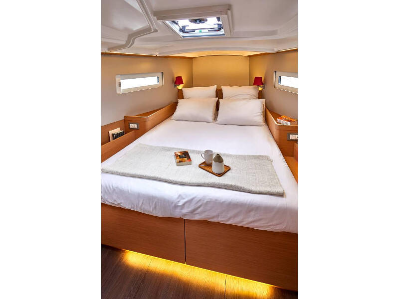 Sun Odyssey 410 OSKAR  new 2024 (air condition, solar panels)