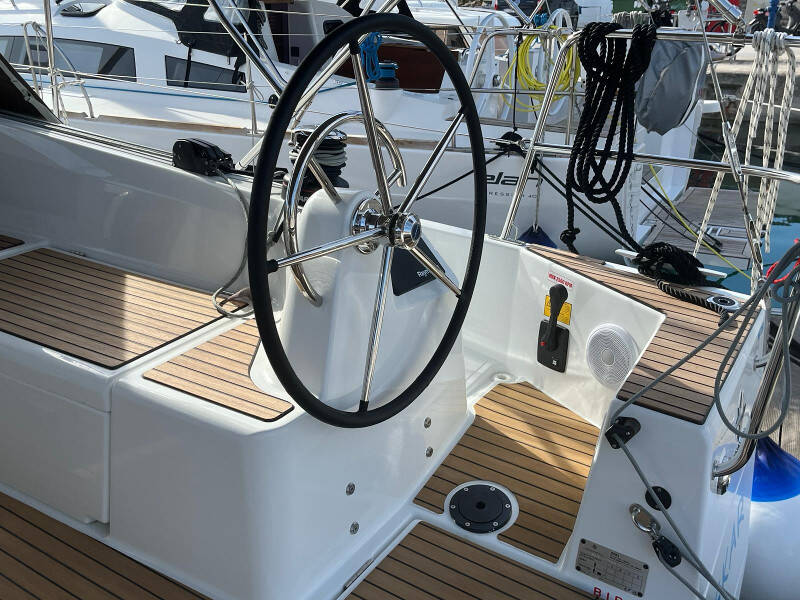 Sun Odyssey 410 OSKAR  new 2024 (air condition, solar panels)