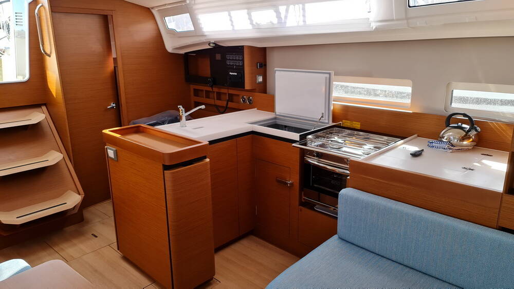 Sun Odyssey 410 Rosso Bianco