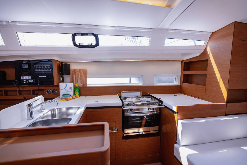 Sun Odyssey 410 Purr