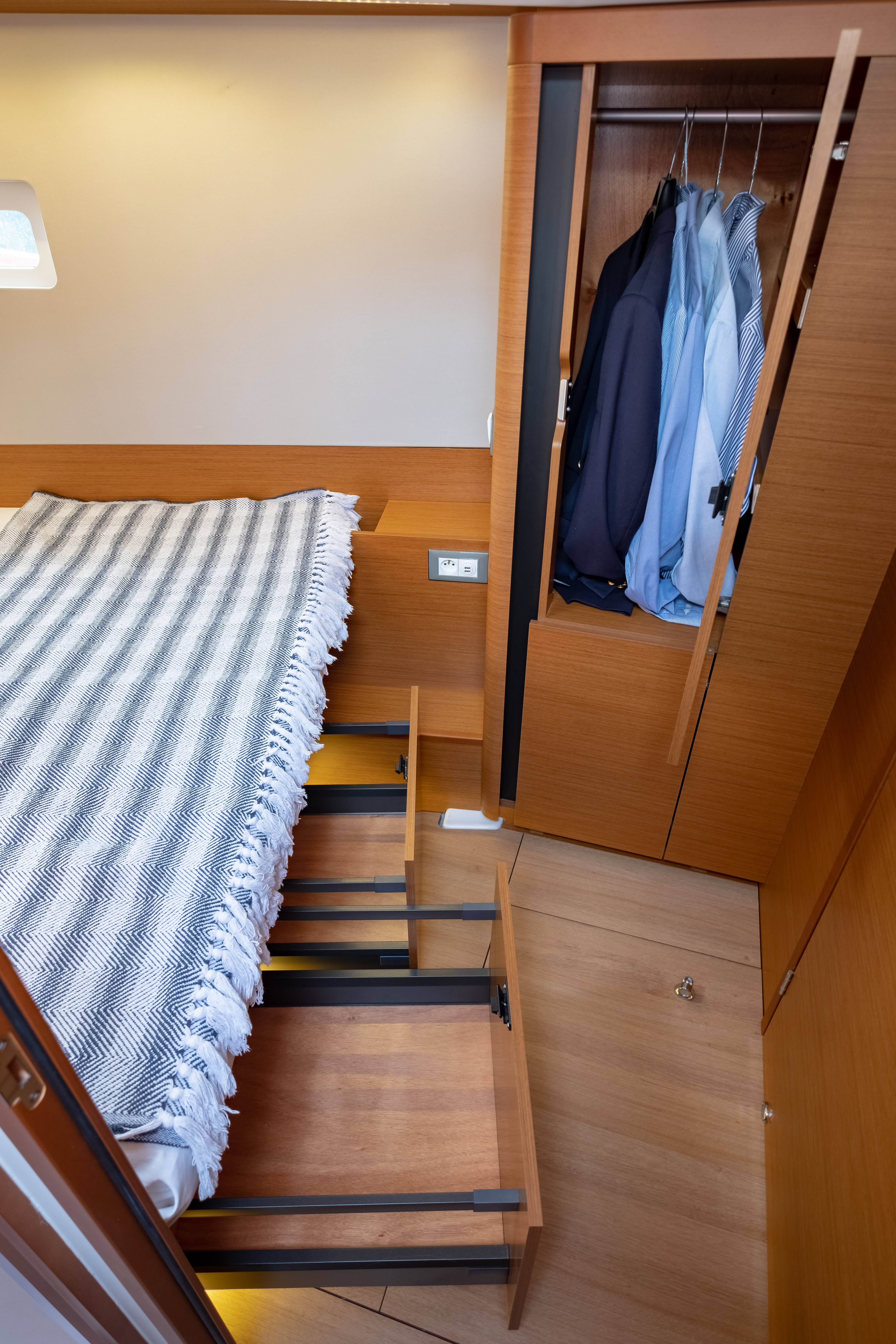 Sun Odyssey 410 Elcano