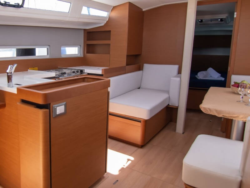 Sun Odyssey 410 Alma Libre VI