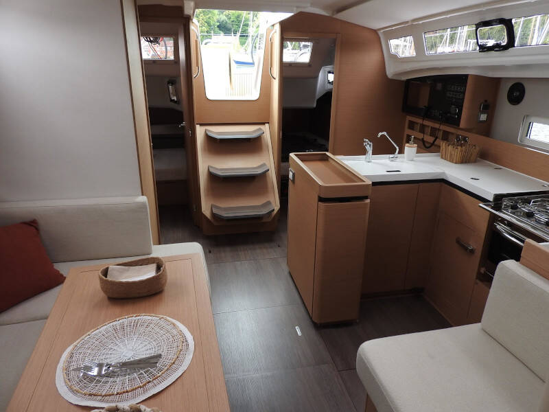 Sun Odyssey 410 Alma Libre VI