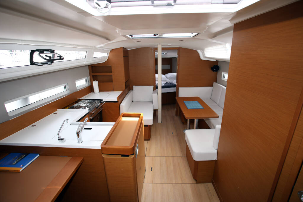 Sun Odyssey 410 Deba