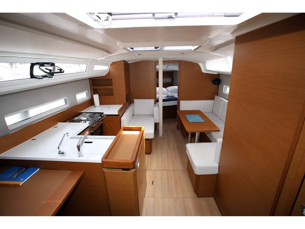 Sun Odyssey 410 Deba