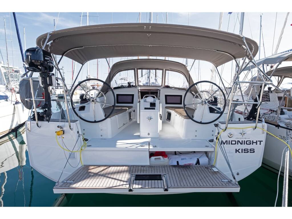 Sun Odyssey 410 Midnight Kiss
