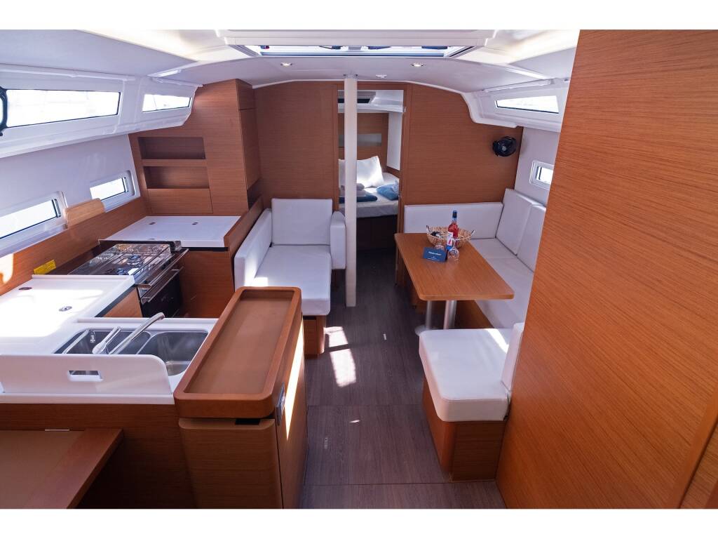 Sun Odyssey 410 Midnight Kiss