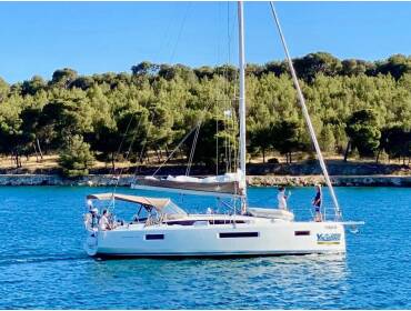 Sun Odyssey 410 • HAWKING